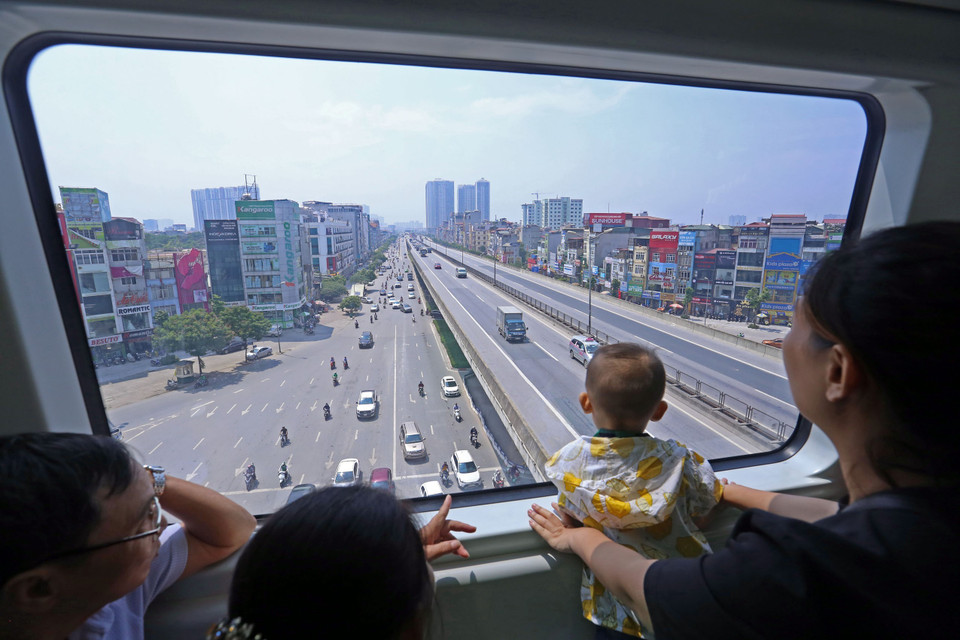 全线长13公里多，起点站是栋多郡吉灵站，终点站是河东郡安义站，全程共设12个站口。图自越通社