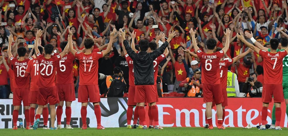 球员球员们感谢球迷的鼓舞。图自AFC