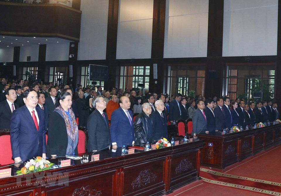 越共中央总书记、国家主席阮富仲，政府总理阮春福以及许多党和国家领导等代表一同出席此次活动。图自越通社