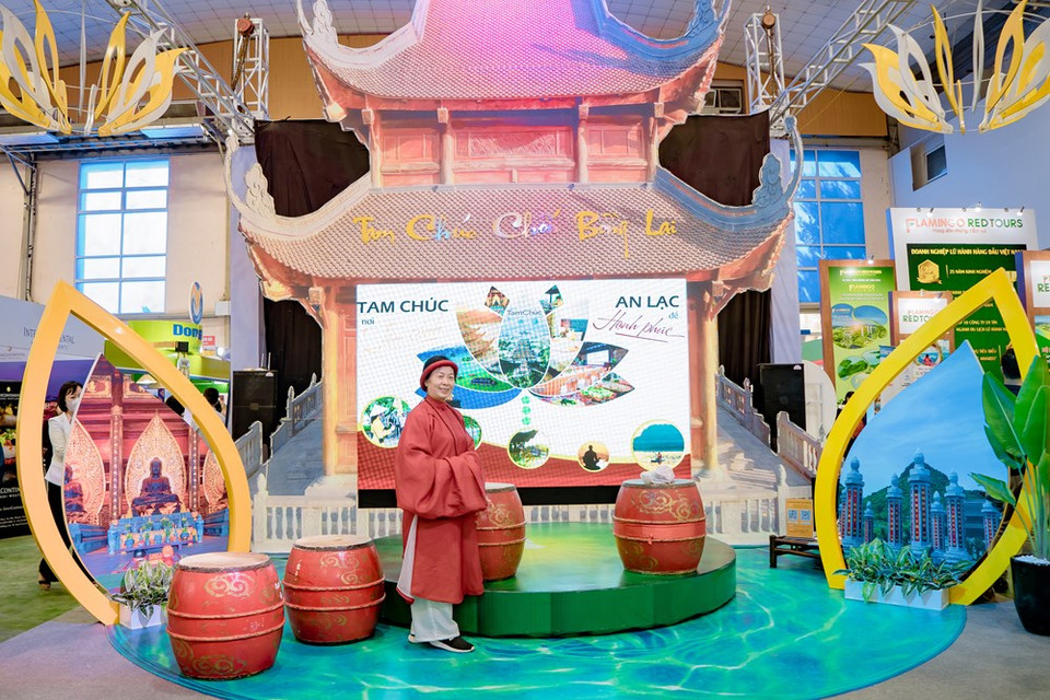 各间展位的设计富有越南传统文化特色。 图自 越通社