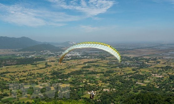 这是知尊县经贸投资与旅游促进活动以及九龙江三角洲地区金色稻谷季节探索活动等框架内的亮点之一。图自 越通社