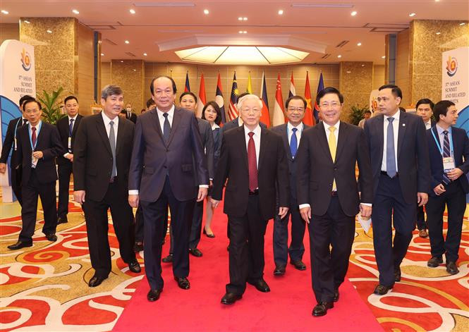 越共中央总书记、国家主席阮富仲出席开幕式。图自 越通社