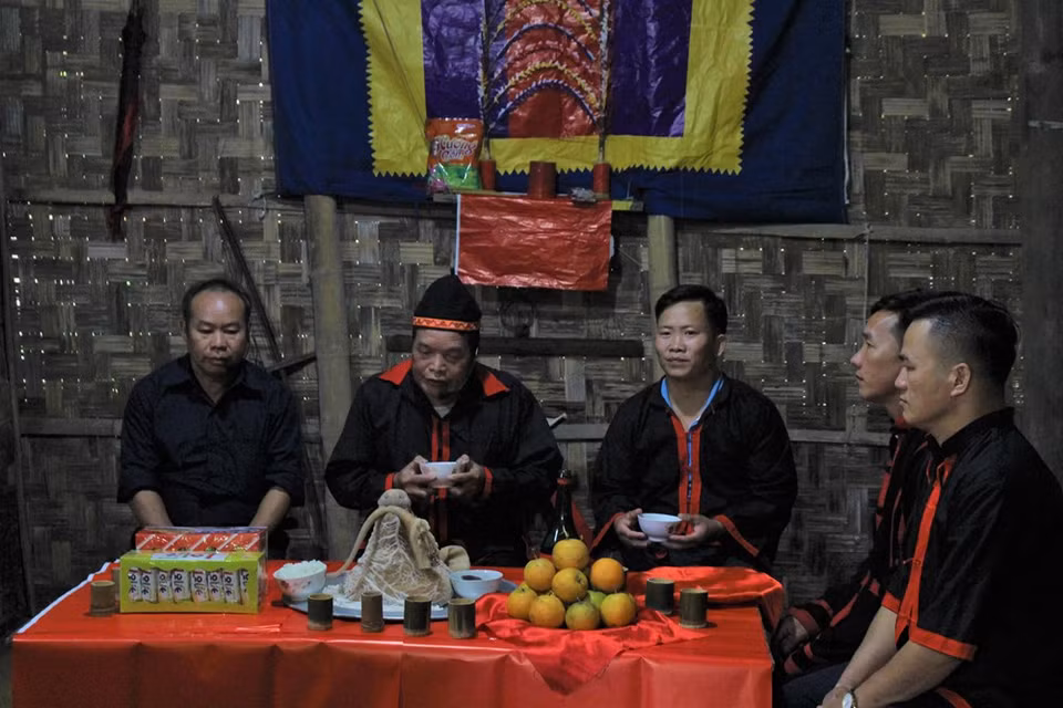 巴天族婚礼是完好地保留着该少数民族同胞传统文化之美的仪式。现在婚礼中的一些不必要手续已被取消，为积极保护与弘扬巴天族人文化价值做出积极贡献。图自 越通社