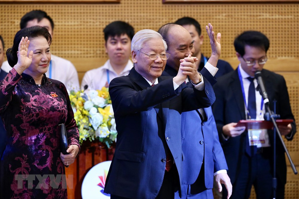 按计划，各国领导人将通过80多项文件，是历届峰会以来所通过的文件数量最多的一次，其中，许多重要文件由越南提倡。图自 越通社