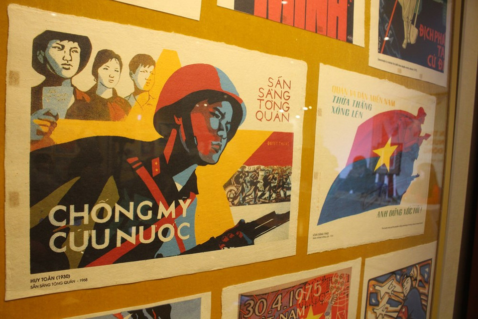 该宣传画展所展示的作品均是曾经与越南民族和战士们的劳动生产生活和斗争事业息息相连，其充分反映越南国家和越南民族的重要历史事件。宣传画不仅拥有较高的审美、教育和宣传等价值，而且对于广大人民群众来说，宣传画还颇具吸引力和说服力。图自 Vietnam+