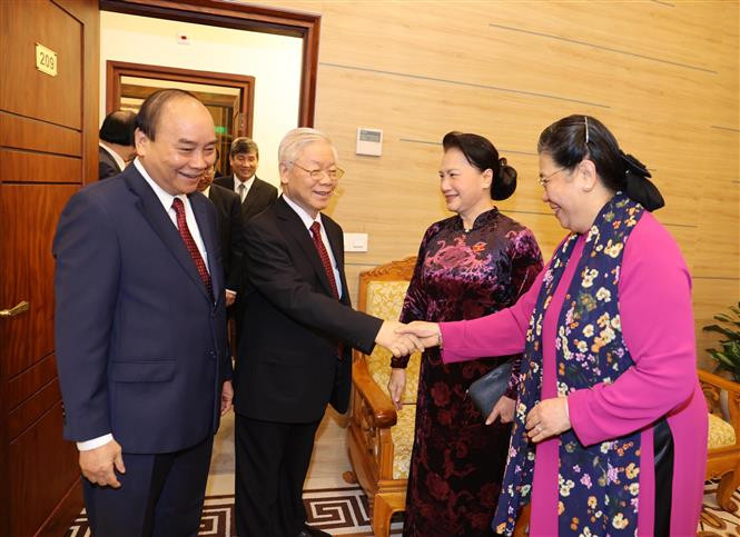 越共中央总书记、国家主席阮富仲、越南政府总理、2020年东盟主席阮春福、越南国会主席阮氏金银、越南国会常务副主席丛氏放等越南领导人出席开幕式。图自 越通社