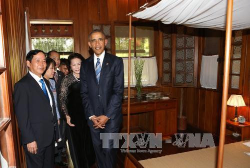 奥巴马总统参观胡伯伯的生活和工作之地。