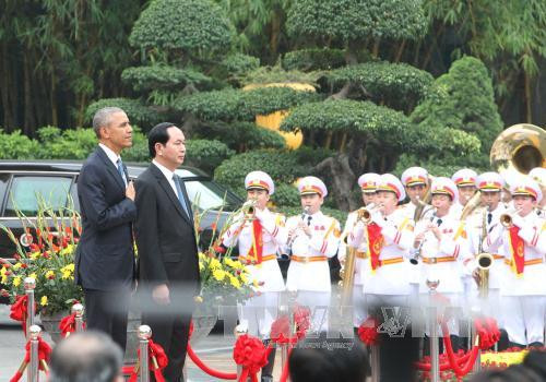 越南国家主席陈大光举行隆重仪式 欢迎奥巴马到访。