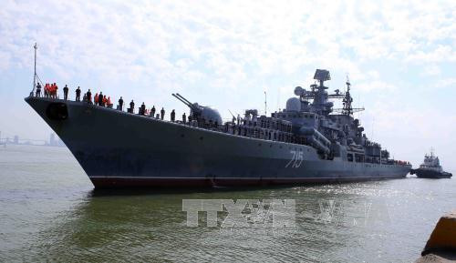  俄罗斯联邦海军编队抵达仙沙港对岘港市进行友好访问。（图片来源：越通社）