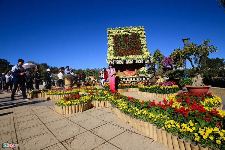 也是大叻迎接新年的活动。（图片来源：zing.vn）