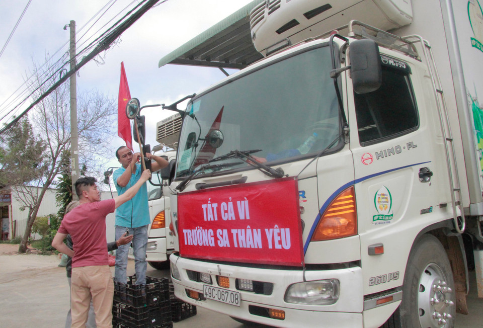 全国人民向亲爱的长沙群岛战士送去最温馨的祝福。越通社记者 邓军 摄