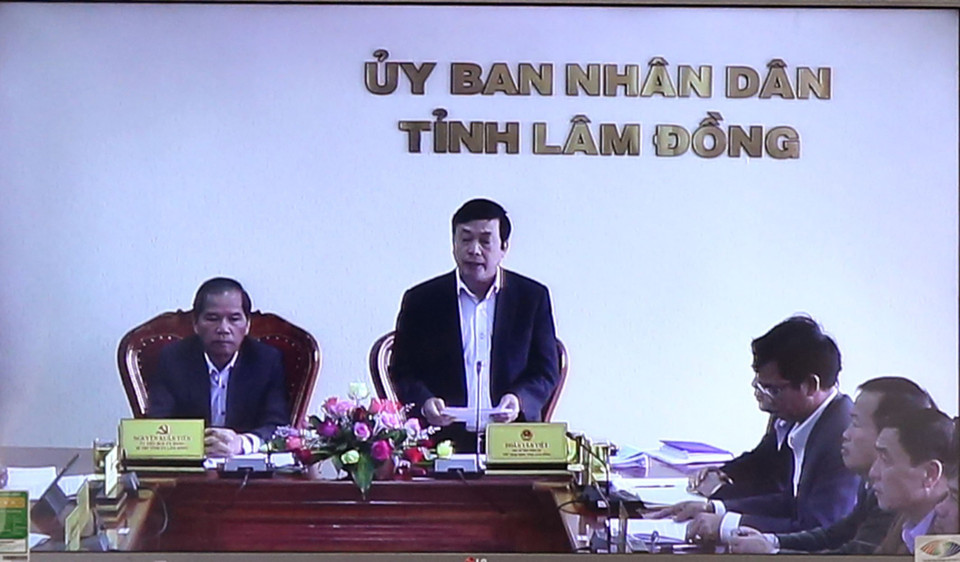  林同省代表在会议上发言。 越通社记者 武生 摄