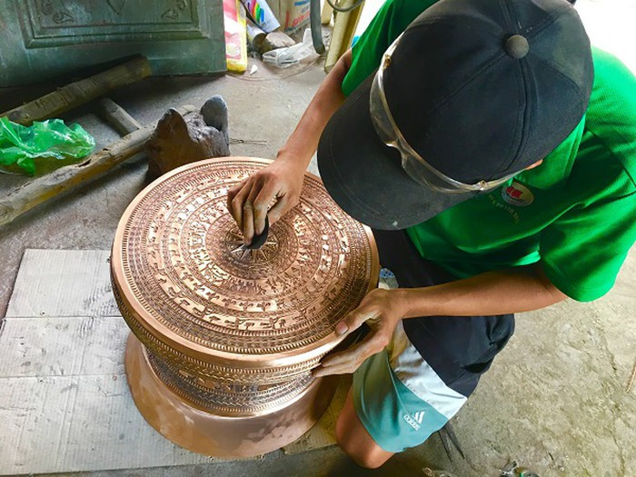 茶东村的青铜作品造型精巧、纹饰精美，全部以传统的手工方法制成。图自因特网