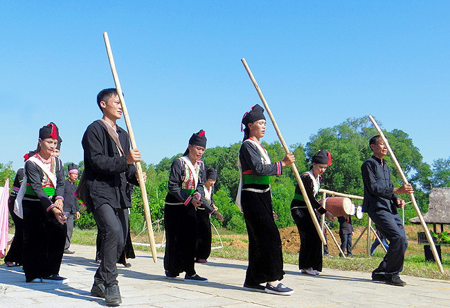 越南克木族的求雨仪式。（图片来源：越南《人民报》）