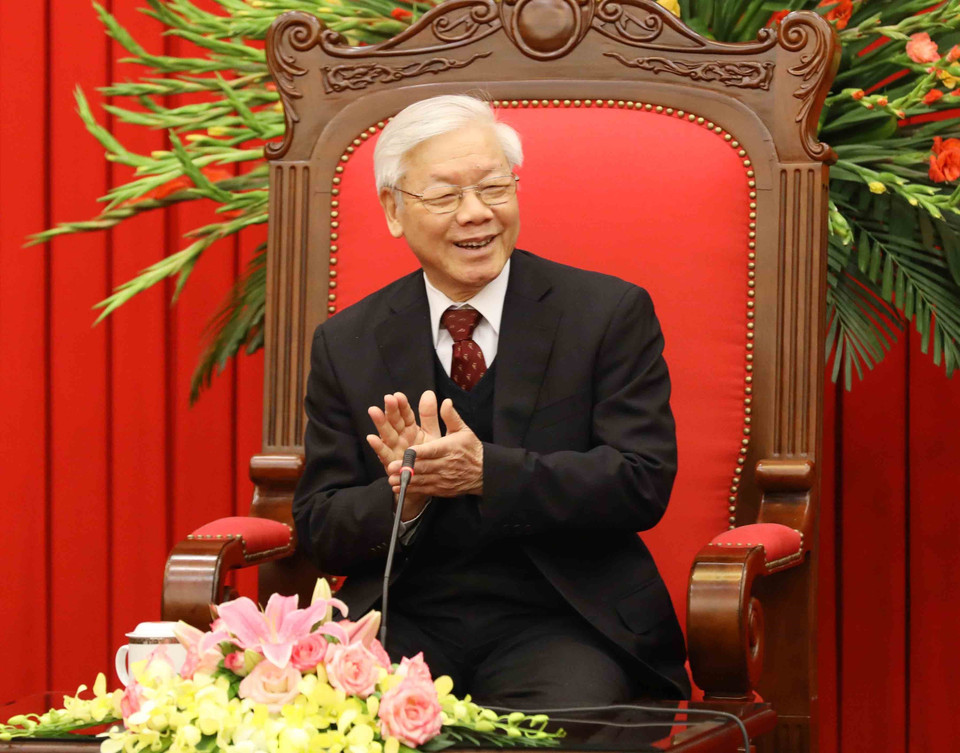 越共中央总书记阮富仲2月23日在党中央总部会见前来拜年的东盟9国驻越大使与代办。越通社记者 智勇 摄