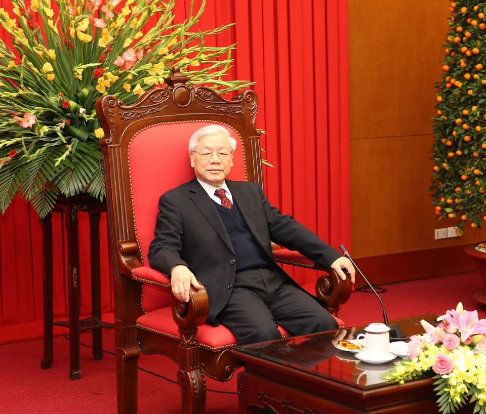 越共中央总书记阮富仲2月23日在党中央总部会见前来拜年的东盟9国驻越大使与代办。越通社记者 智勇 摄