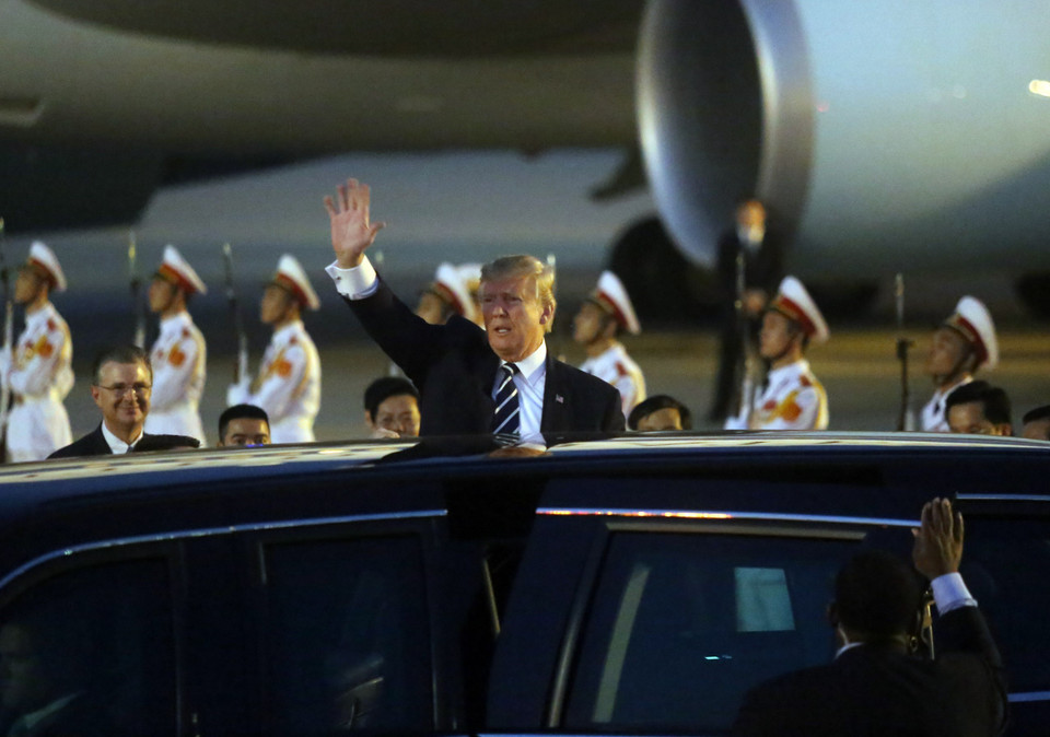 特朗普抵达内排国际机场。（图片来源：越通社）