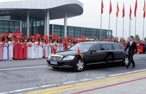 在河内内排国际机场举行的欢迎仪式。（图片来源：越通社）