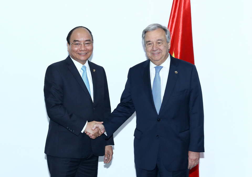 第31届东盟峰会期间，阮春福会见联合国秘书长安东尼奥·古特雷斯（图片来源：越通社）