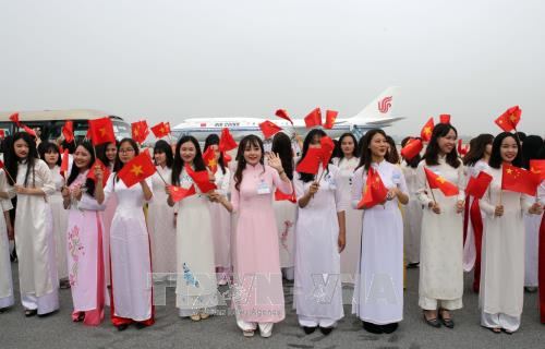 在河内内排国际机场举行的欢迎仪式。（图片来源：越通社）