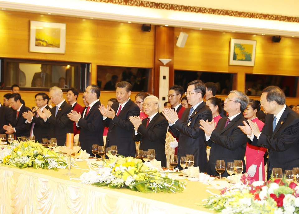 阮富仲和陈大光设宴招待中共中央总书记、国家主席习近平。（图片来源：越通社）