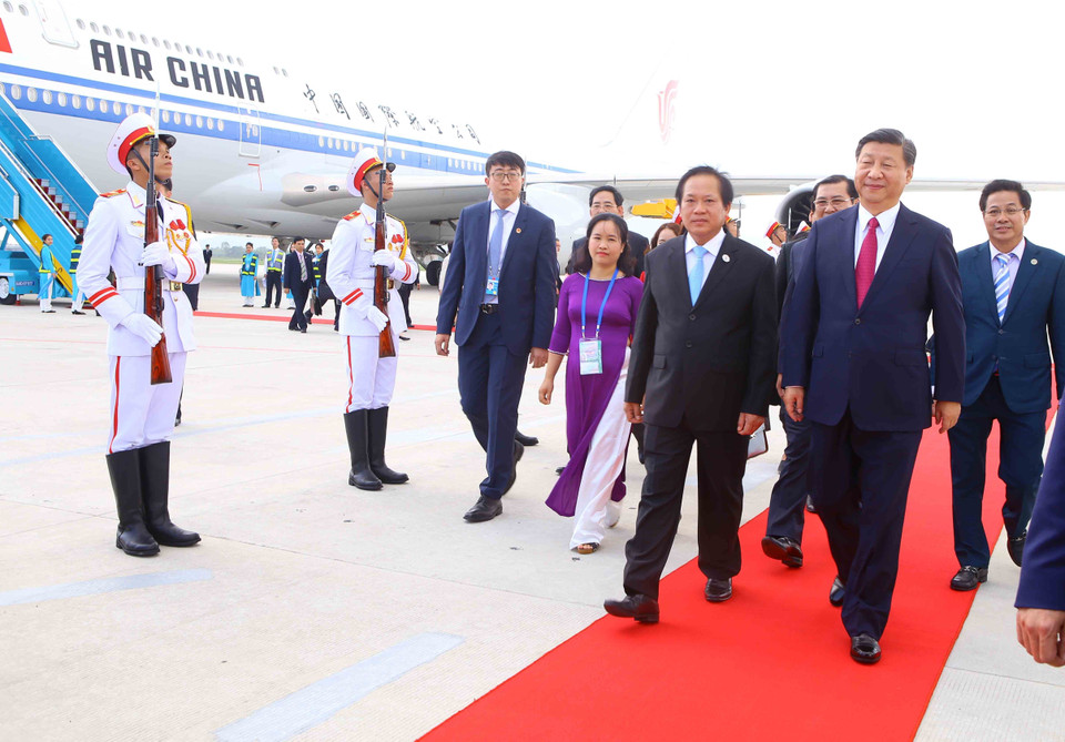 中共中央总书记、国家主席习近平抵达越南岘港国际机场。（图片来源：越通社）