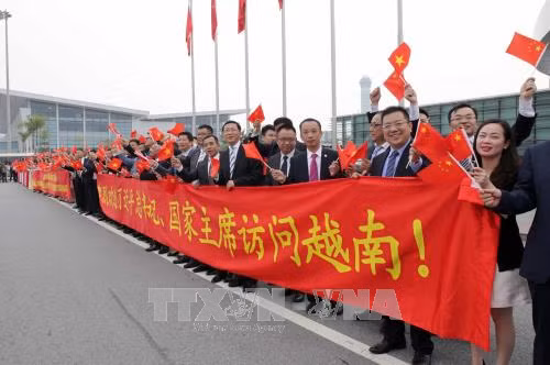 在河内内排国际机场举行的欢迎仪式。（图片来源：越通社）