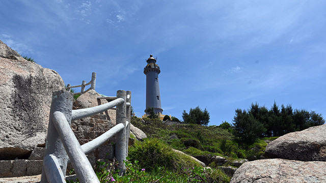 大领海灯塔由法国人于1890年建设，高5米，总面积320平方米，旁边是110级木楼梯。图自因特网