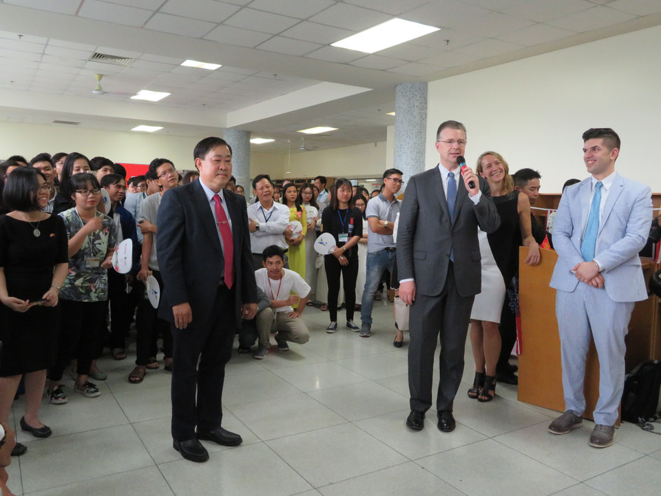 “美国空间”揭牌仪式在芹苴大学举行。越通社记者 映雪 摄