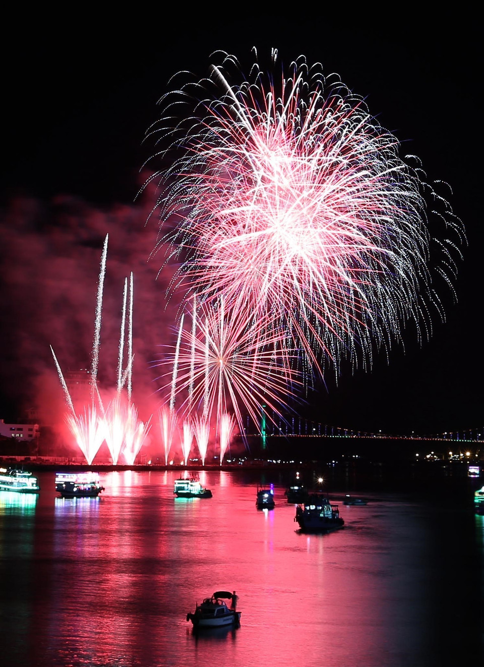 2018年岘港国际烟花节——一场视觉盛宴。 越通社记者 陈黎林 摄