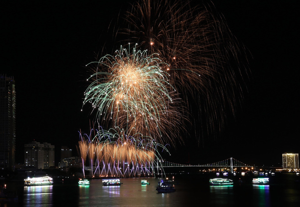 2018年岘港国际烟花节——一场视觉盛宴。 越通社记者 陈黎林 摄