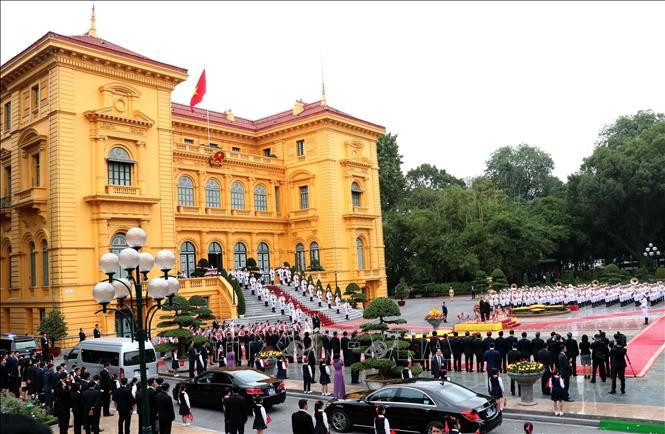 欢迎仪式全景。图自越通社