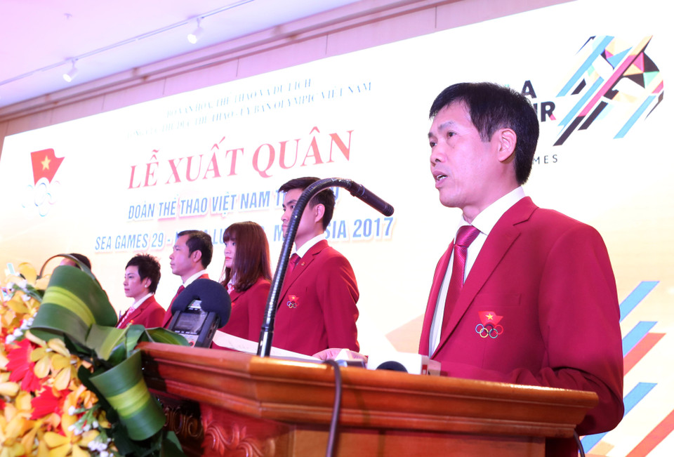 第29届东南亚运动会越南体育代表团团长陈德奋发表讲话。