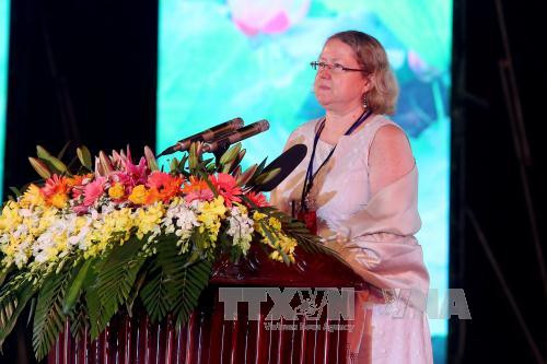 联合国教科文组织驻越南办事处代表在仪式上发表讲话。（图片来源：越通社）