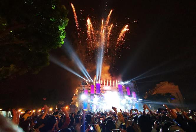 河内市举行的2020年倒计时活动。图自越通社