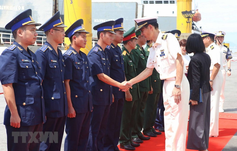 日本海上警卫队小岛级训练舰访问岘港市。越通社记者 陈黎林 摄