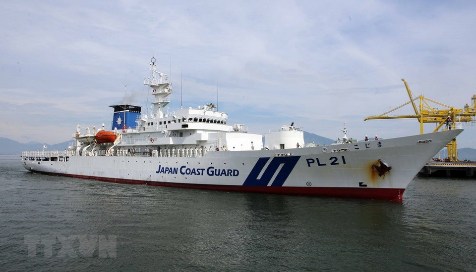 小岛级训练舰长115米，宽14米，载重3000多吨。这是该军舰第五次访问岘港市。 越通社记者 陈黎林 摄