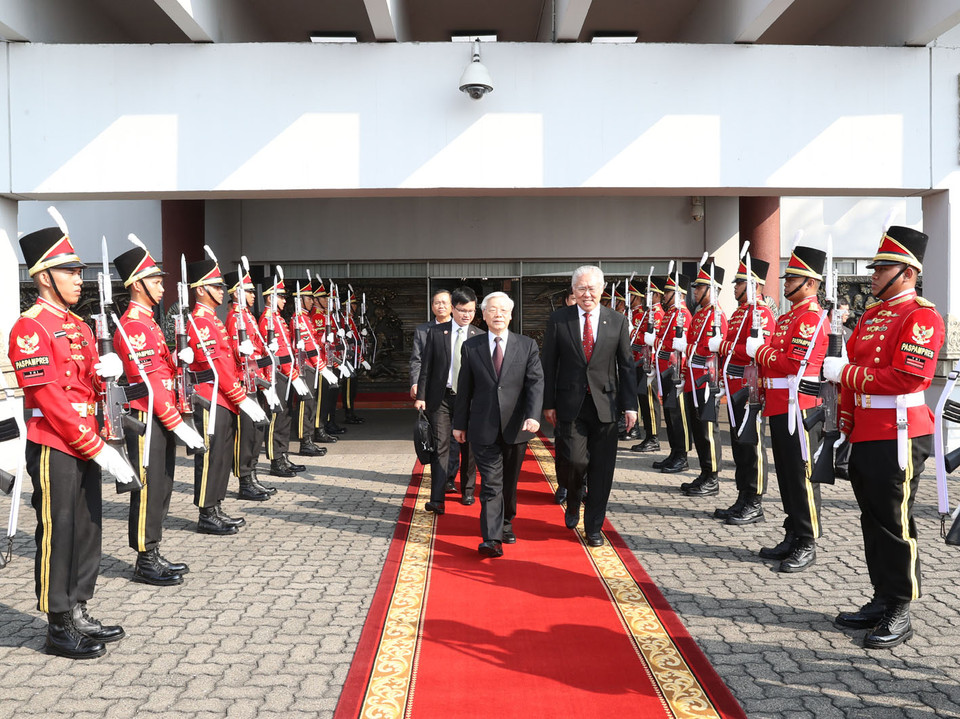 阮富仲总书记访缅的欢迎仪式在内比都国际机场举行。越通社记者 智勇 摄