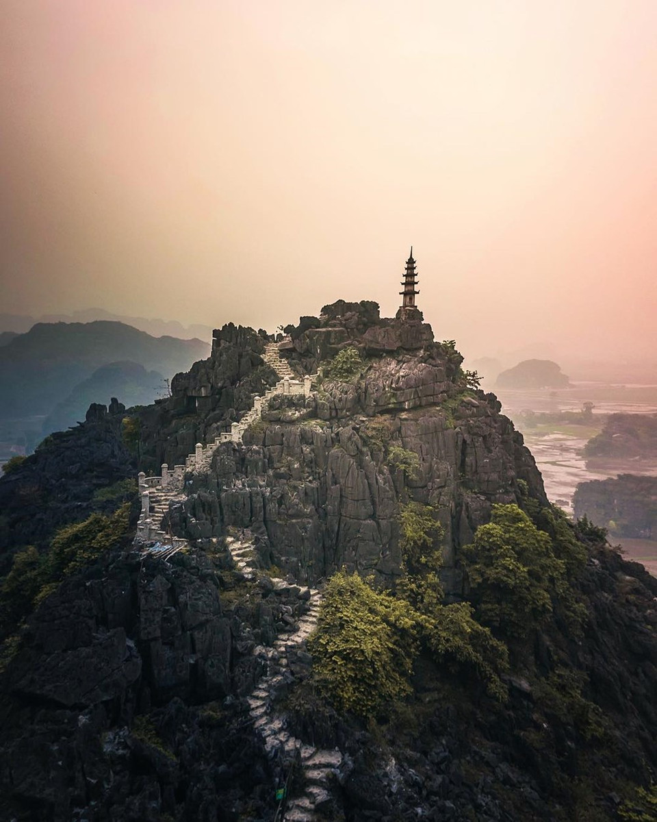 舞洞雄伟壮美的自然风景。图自越通社