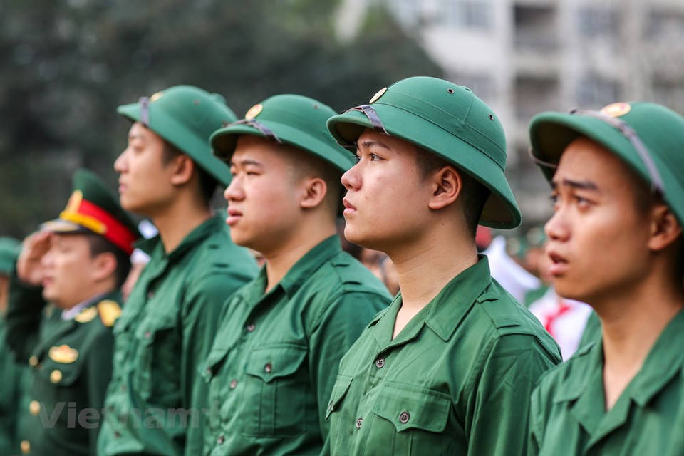 纸桥郡共有56名入伍新兵。越通社记者 明山 摄