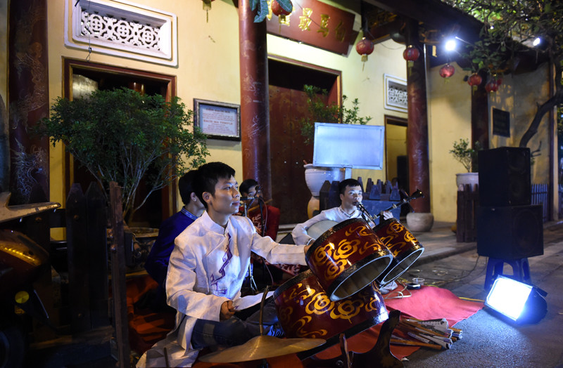 白马寺是盲人曲、筹歌、嘲歌等传统音乐的表演之地。（图片来源：越南《人民报》）