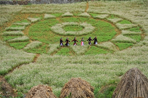 （图片来源：dantocmiennui.vn）