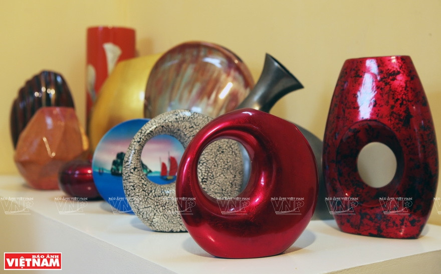 下泰磨漆产品。图自越南画报