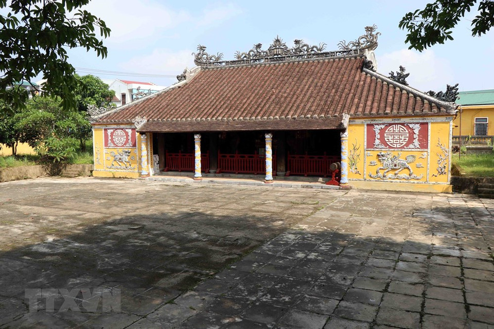 跟随着胡伯伯童年岁月的承天顺化省富汪县富阳乡阳努村村亭。