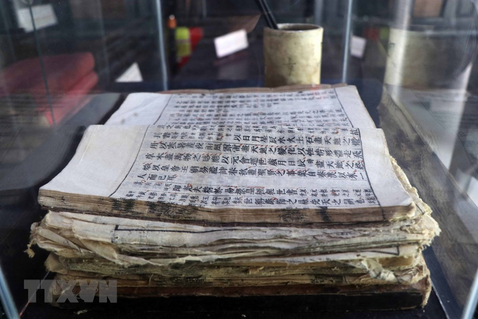 承天顺化省富汪县富阳乡阳努村胡伯伯纪念馆中展示的实物。越通社记者 杜长 慑