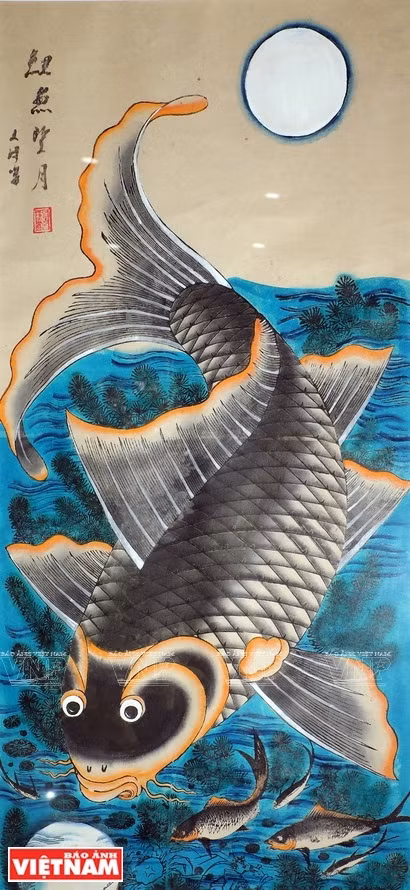 在传统纸质上绘制的《鲤鱼望月》。图自《越南画报》