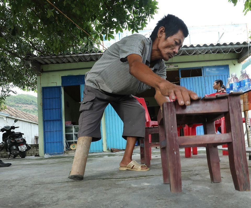 从1975年至今，地雷爆炸事件已导致4万人死亡、6万人受伤，其中主要是家庭中主要劳动力和儿童。图自越通社