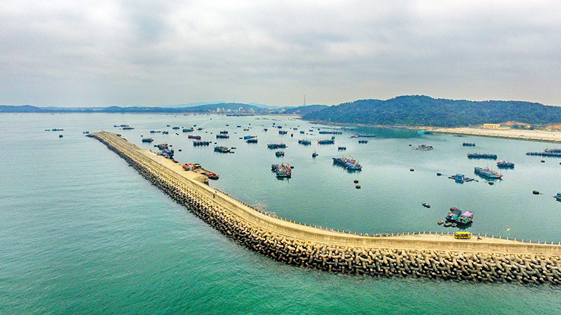 岛上的渔业后勤区。