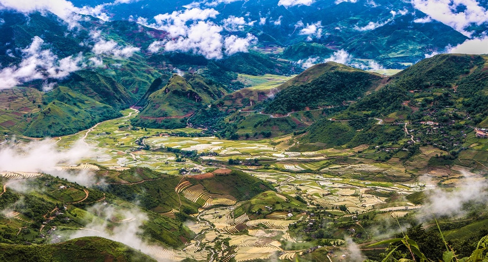 高帕山谷上汛期里云彩交汇的美丽景象。图自越南画报