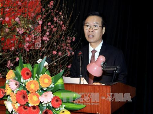  越共中央政治局委员、中央宣教部部长武文赏在会议上发表讲话。（图片来源：越通社）